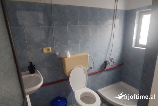 Shtepi me qera Shtepi Private ne Tirane, 2+1, Mobilimi E mobiluar, Pagesa 30,000  Leke.