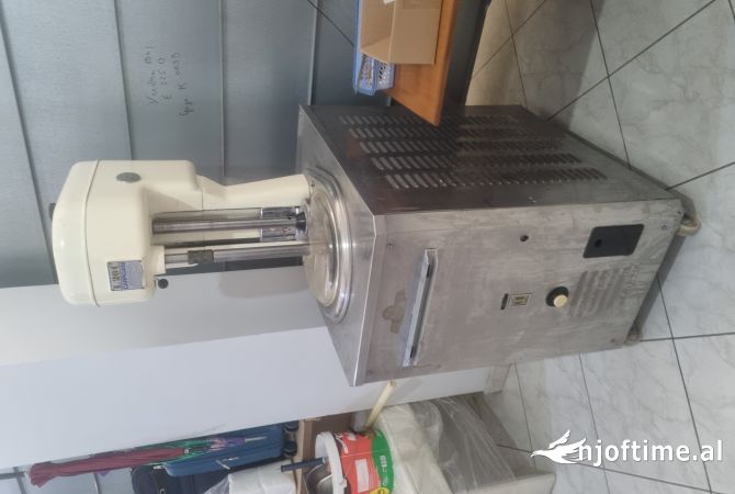 Attrezzature commerciali in vendita  a Santa Quaranta - 2,000 Euro