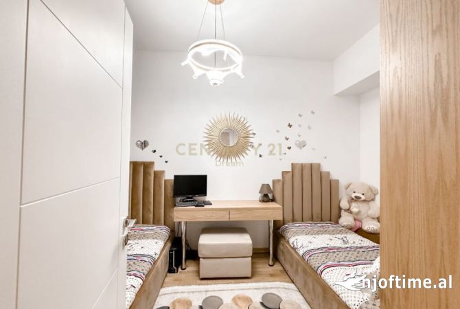 Shtepi ne shitje Apartament ne Tirane, 3+1, Mobilimi E mobiluar, Pagesa 255,000  Euro.