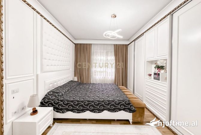 Shtepi ne shitje Apartament ne Tirane, 3+1, Mobilimi E mobiluar, Pagesa 255,000  Euro.
