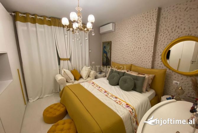 Shtepi ne shitje Apartament ne Tirane, 2+1, Mobilimi Bosh, pa mobiluar, Pagesa 305,000  Euro.