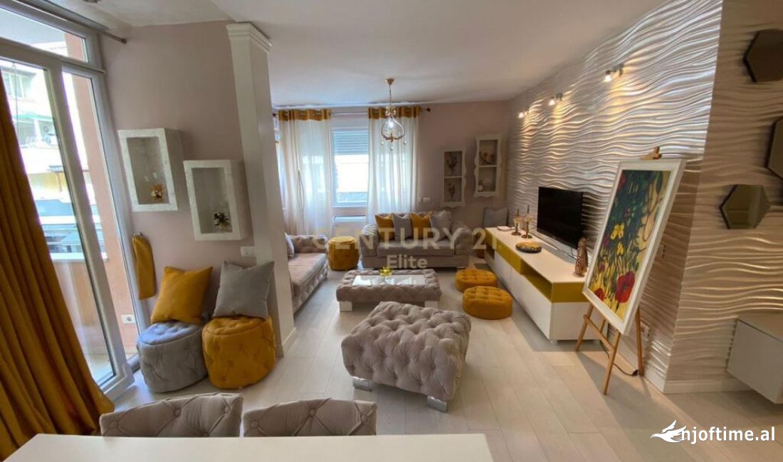 Shtepi ne shitje Apartament ne Tirane, 2+1, Mobilimi Bosh, pa mobiluar, Pagesa 305,000  Euro.