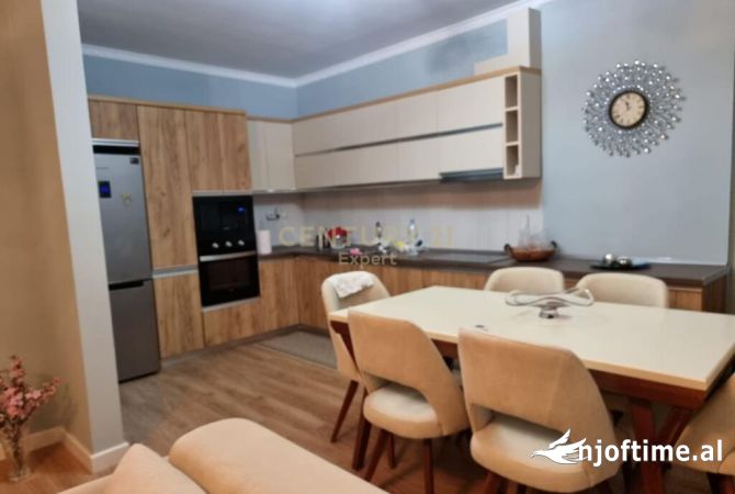 Shtepi ne shitje 2+1 ne Tirane - 275,000 Euro