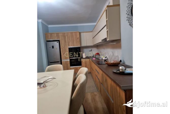 Shtepi ne shitje 2+1 ne Tirane - 275,000 Euro