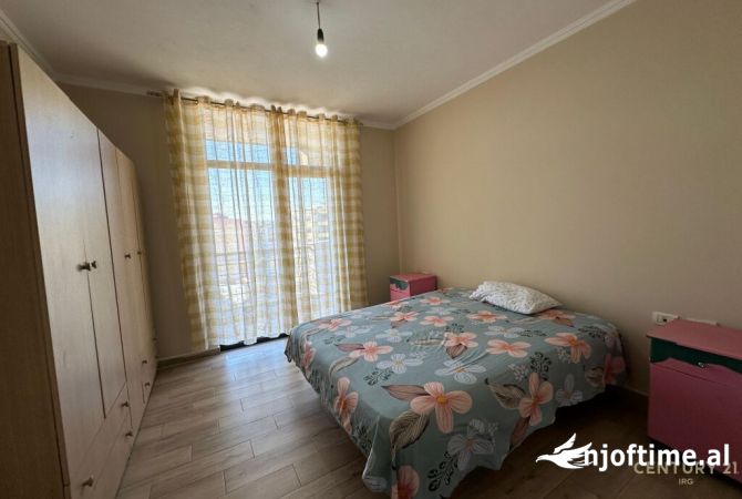 Shtepi ne shitje Apartament ne Tirane, 2+1, Mobilimi E mobiluar, Pagesa 140,000  Euro.