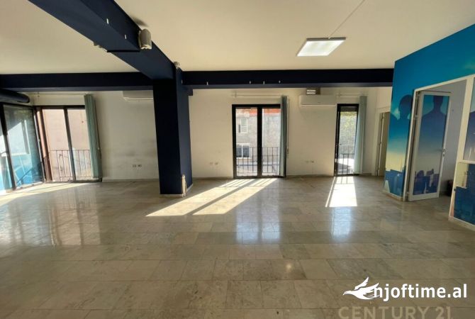 Ambient biznesi me qera 1+1 ne Tirane - 1,800 Euro