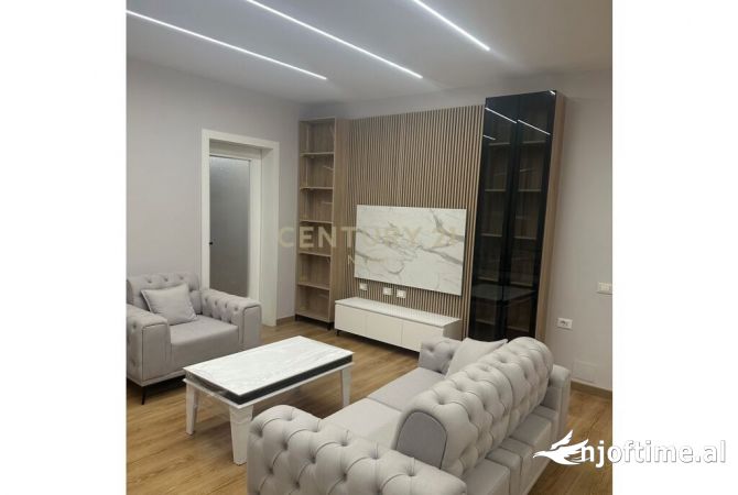 Shtepi ne shitje 2+1 ne Tirane - 180,000 Euro
