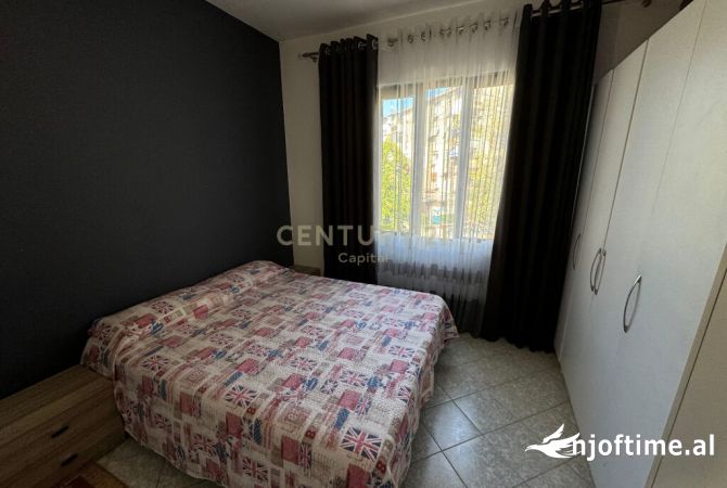 Shtepi me qera Vila Luksoze ne Tirane, 2+1, Mobilimi E mobiluar, Pagesa 1,700  Euro.