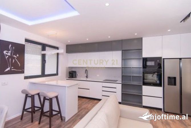 Shtepi ne shitje Duplex(shtepi me 2 kate) ne Tirane, 2+1, Mobilimi E mobiluar, Pagesa 340,000  Euro.