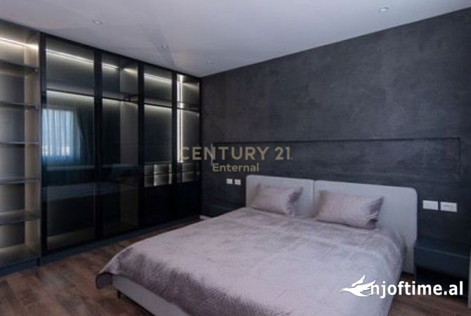 Shtepi ne shitje Duplex(shtepi me 2 kate) ne Tirane, 2+1, Mobilimi E mobiluar, Pagesa 340,000  Euro.