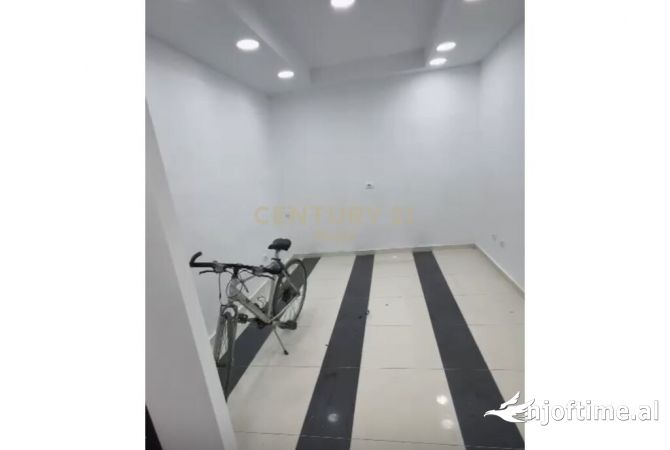 Ambient biznesi me qera 1+1 ne Tirane - 2,500 Euro