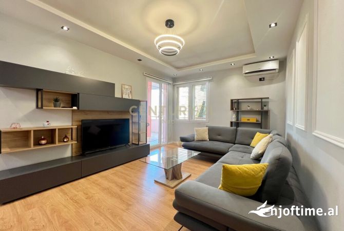 Shtepi me qera 2+1 ne Tirane - 800 Euro