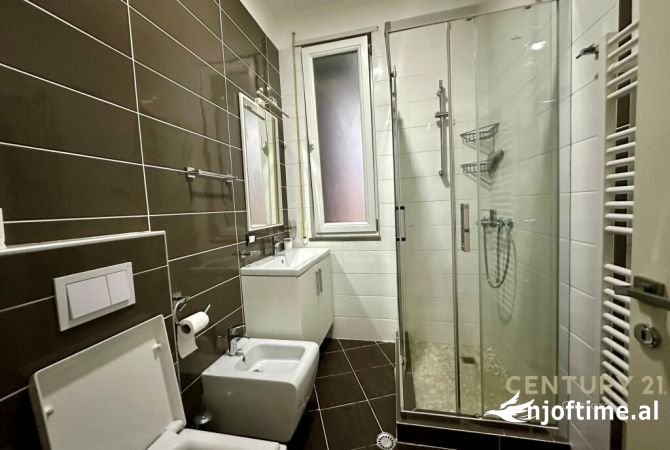 Shtepi me qera Apartament ne Tirane, 2+1, Mobilimi E mobiluar, Pagesa 800  Euro.