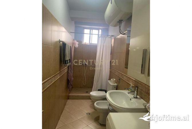 Shtepi me qera 2+1 ne Tirane - 750 Euro