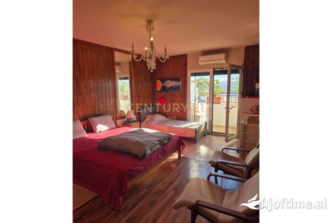 Shtepi ne shitje Apartament ne Tirane, 4+1, Mobilimi E mobiluar, Pagesa 376,000  Euro.