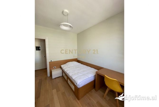 Shtepi me qera Apartament ne Tirane, 4+1, Mobilimi E mobiluar, Pagesa 3,000  Euro.