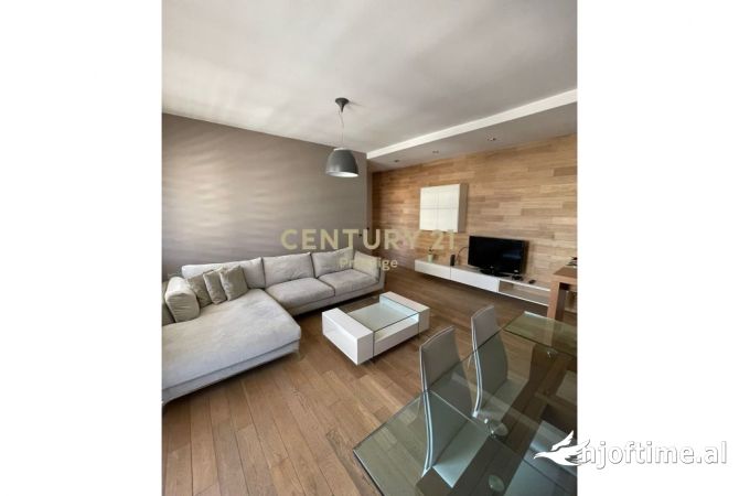Shtepi me qera 4+1 ne Tirane - 3,000 Euro