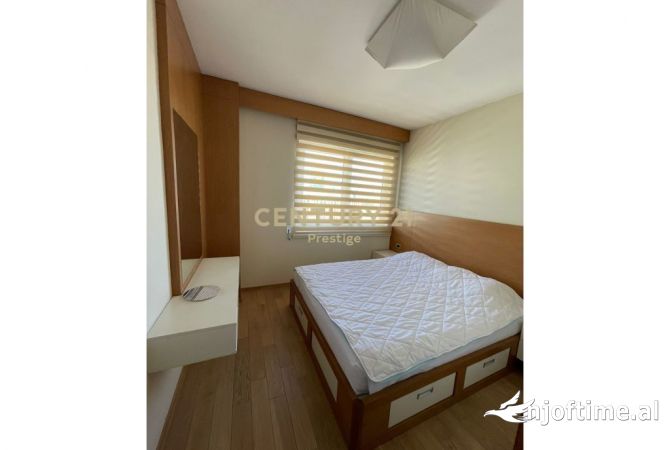 Shtepi me qera Apartament ne Tirane, 4+1, Mobilimi E mobiluar, Pagesa 3,000  Euro.