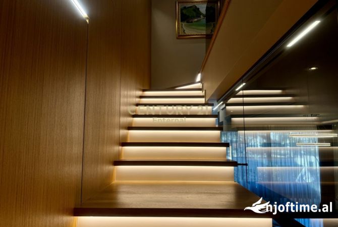 Shtepi ne shitje Vila Luksoze ne Tirane, 3+1, Mobilimi E mobiluar, Pagesa 1,000,000  Euro.