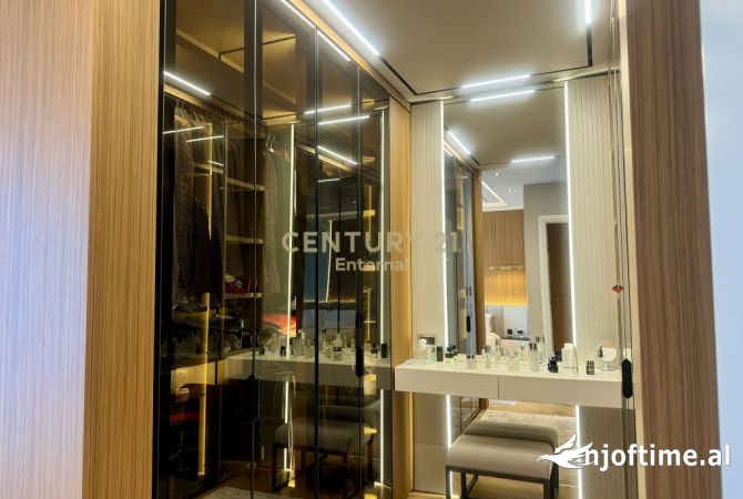 Shtepi ne shitje Vila Luksoze ne Tirane, 3+1, Mobilimi E mobiluar, Pagesa 1,000,000  Euro.