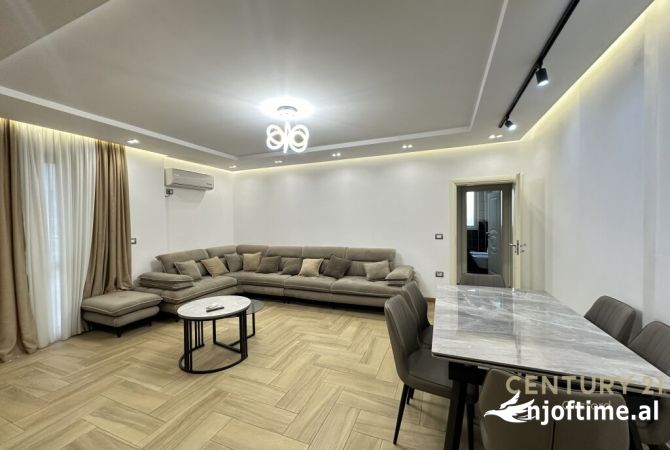 Shtepi me qera 2+1 ne Tirane - 1,000 Euro