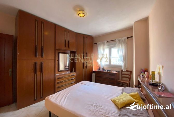 Shtepi ne shitje Apartament ne Tirane, 2+1, Mobilimi E mobiluar, Pagesa 162,000  Euro.