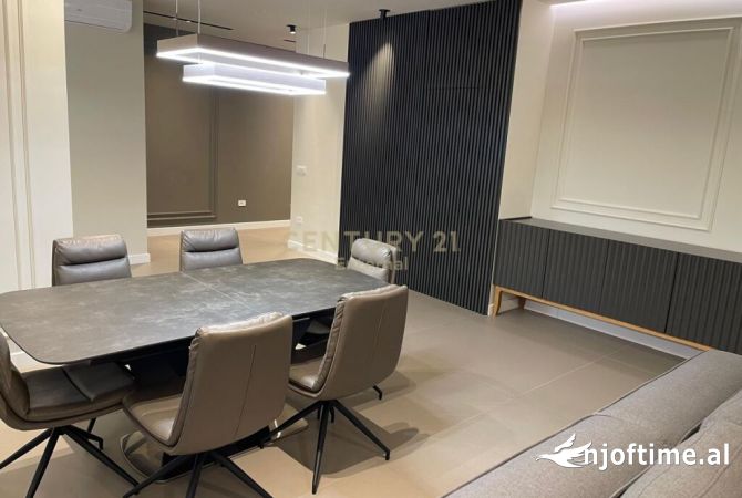 Shtepi me qera Apartament ne Tirane, 3+1, Mobilimi E mobiluar, Pagesa 1,600  Euro.