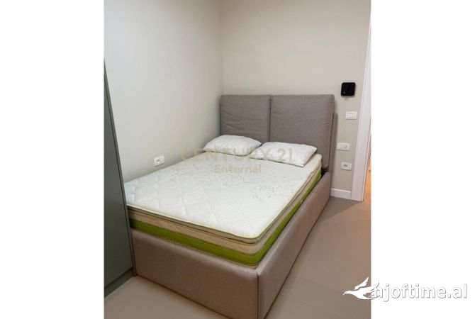 Shtepi me qera Apartament ne Tirane, 3+1, Mobilimi E mobiluar, Pagesa 1,600  Euro.