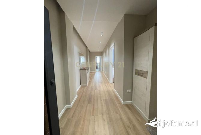 Shtepi me qera Apartament ne Tirane, 2+1, Mobilimi E mobiluar, Pagesa 900  Euro.