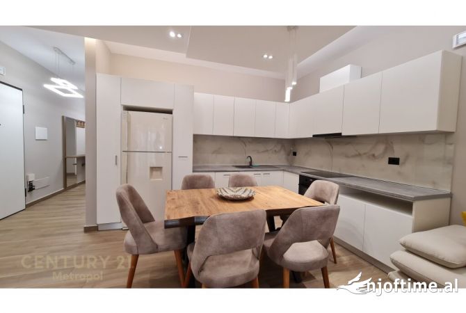 Shtepi me qera 2+1 ne Tirane - 1,700 Euro