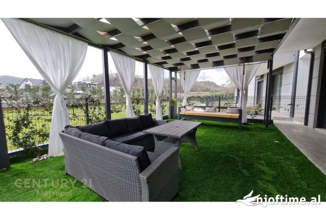 Shtepi me qera 2+1 ne Tirane - 1,700 Euro