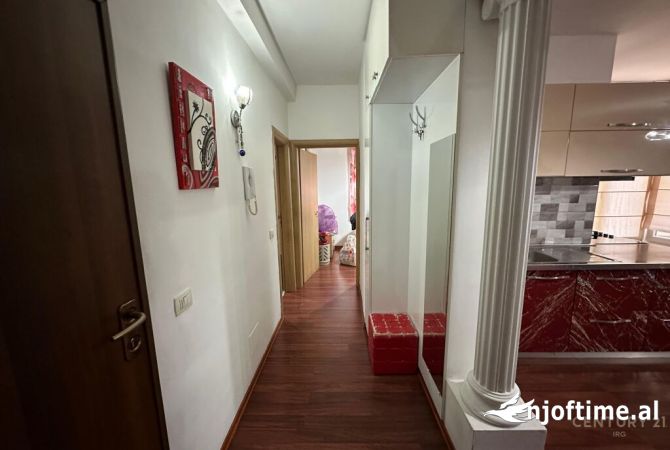 Shtepi ne shitje Apartament ne Tirane, 2+1, Mobilimi E mobiluar, Pagesa 250,000  Euro.
