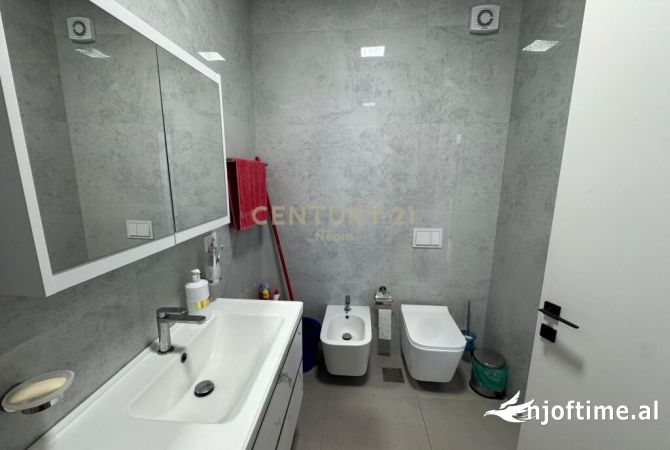 Shtepi ne shitje Apartament ne Tirane, 1+1, Mobilimi E mobiluar, Pagesa 150,000  Euro.