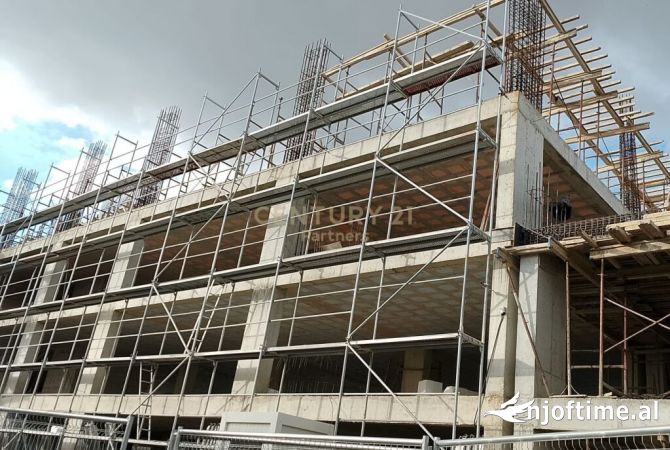 Shtepi ne shitje Apartament ne Tirane, 2+1, Mobilimi Bosh, pa mobiluar, Pagesa 97,000  Euro.