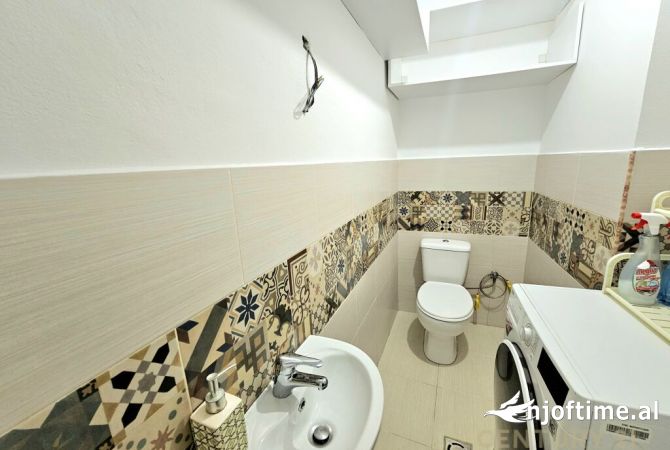 Shtepi me qera Apartament ne Tirane, 2+1, Mobilimi E mobiluar, Pagesa 700  Euro.