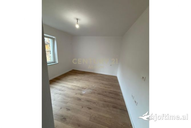 Shtepi ne shitje 2+1 ne Tirane - 185,000 Euro