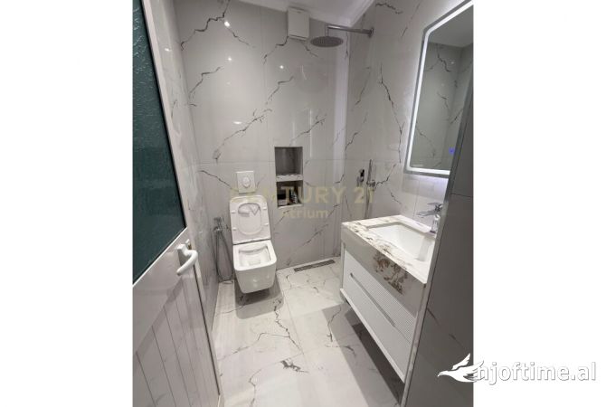 Shtepi ne shitje Apartament ne Tirane, 2+1, Mobilimi Bosh, pa mobiluar, Pagesa 185,000  Euro.