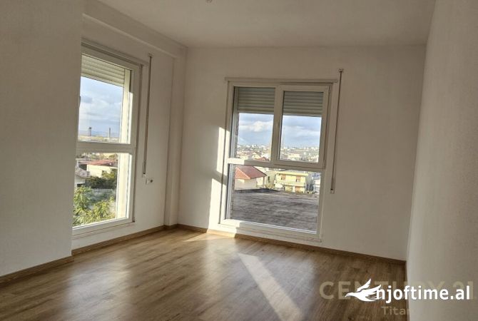 Shtepi ne shitje Apartament ne Tirane, 2+1, Mobilimi Bosh, pa mobiluar, Pagesa 172,000  Euro.