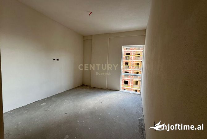 Shtepi ne shitje Apartament ne Tirane, 2+1, Mobilimi Bosh, pa mobiluar, Pagesa 103,000  Euro.