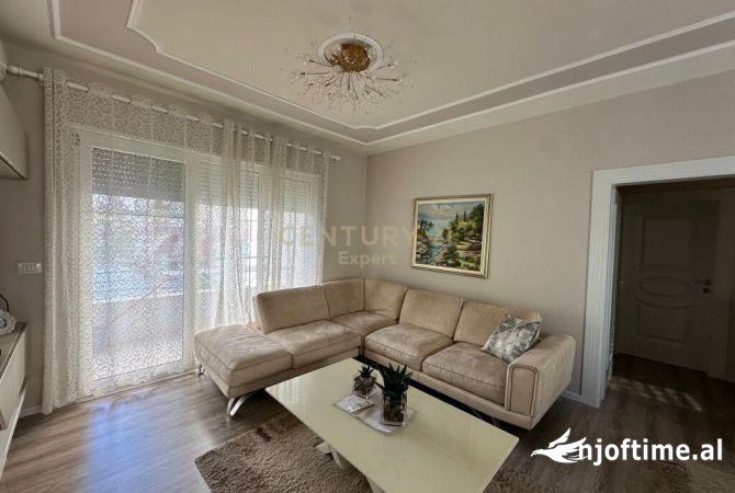Shtepi me qera 2+1 ne Tirane - 900 Euro