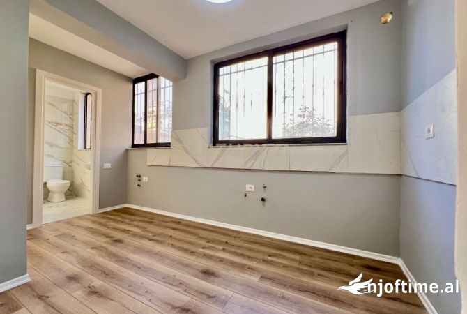 Shtepi ne shitje Apartament ne Tirane, 2+1, Mobilimi Bosh, pa mobiluar, Pagesa 187,000  Euro.