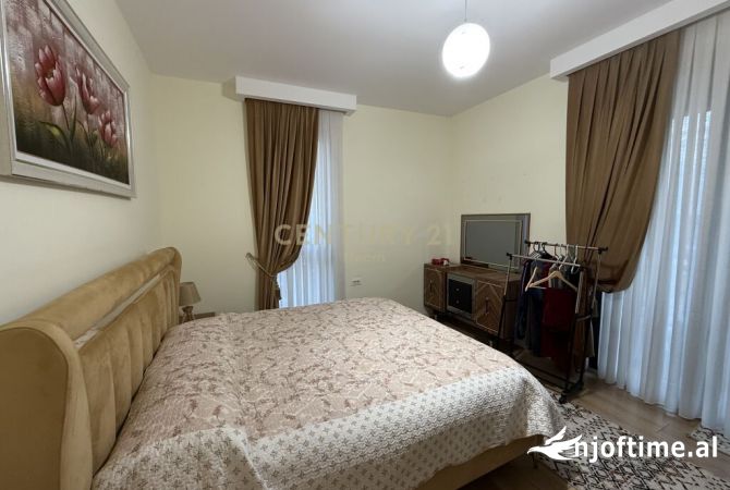 Shtepi ne shitje Apartament ne Tirane, 2+1, Mobilimi E mobiluar, Pagesa 209,000  Euro.