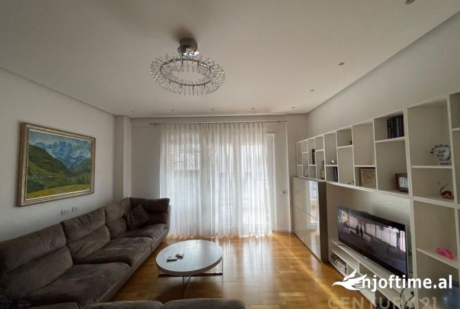 Shtepi ne shitje 2+1 ne Tirane - 240,000 Euro