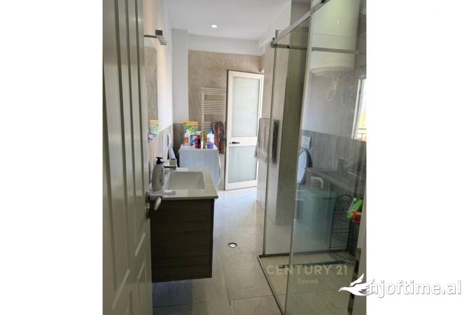 Shtepi me qera Apartament ne Tirane, 2+1, Mobilimi E mobiluar, Pagesa 800  Euro.