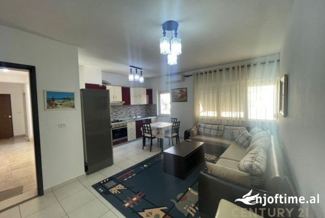 Shtepi me qera Apartament ne Tirane, 2+1, Mobilimi E mobiluar, Pagesa 550  Euro.