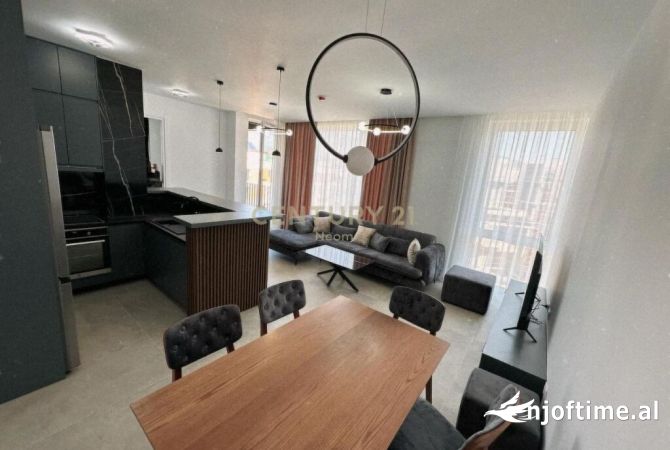 Shtepi me qera 2+1 ne Tirane - 1,350 Euro