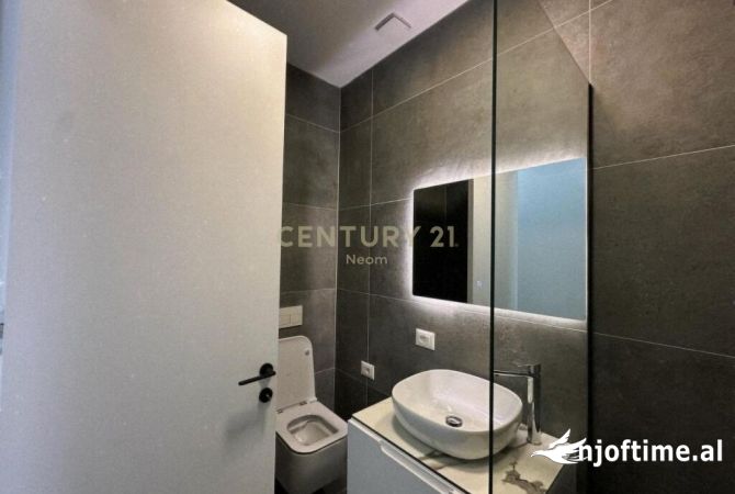 Shtepi me qera Apartament ne Tirane, 2+1, Mobilimi E mobiluar, Pagesa 1,350  Euro.