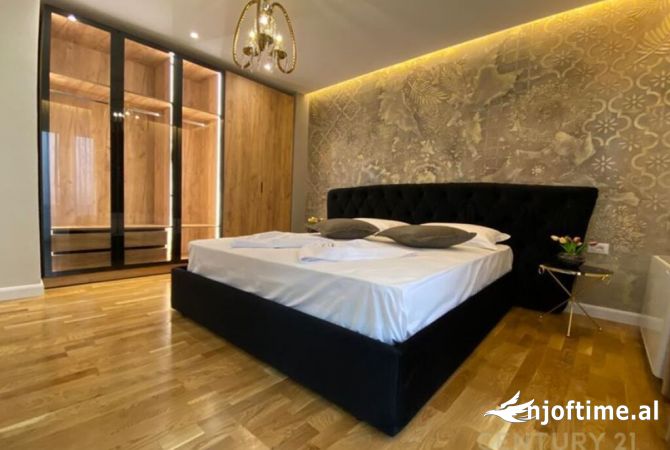 Shtepi ne shitje Apartament ne Tirane, 3+1, Mobilimi E mobiluar, Pagesa 350,000  Euro.