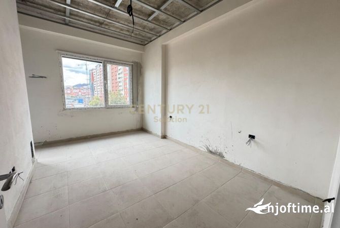 Shtepi ne shitje Apartament ne Tirane, 1+1, Mobilimi Bosh, pa mobiluar, Pagesa 105,000  Euro.