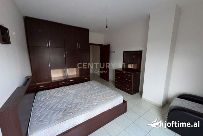 Shtepi ne shitje Apartament ne Tirane, 2+1, Mobilimi Bosh, pa mobiluar, Pagesa 101,000  Euro.